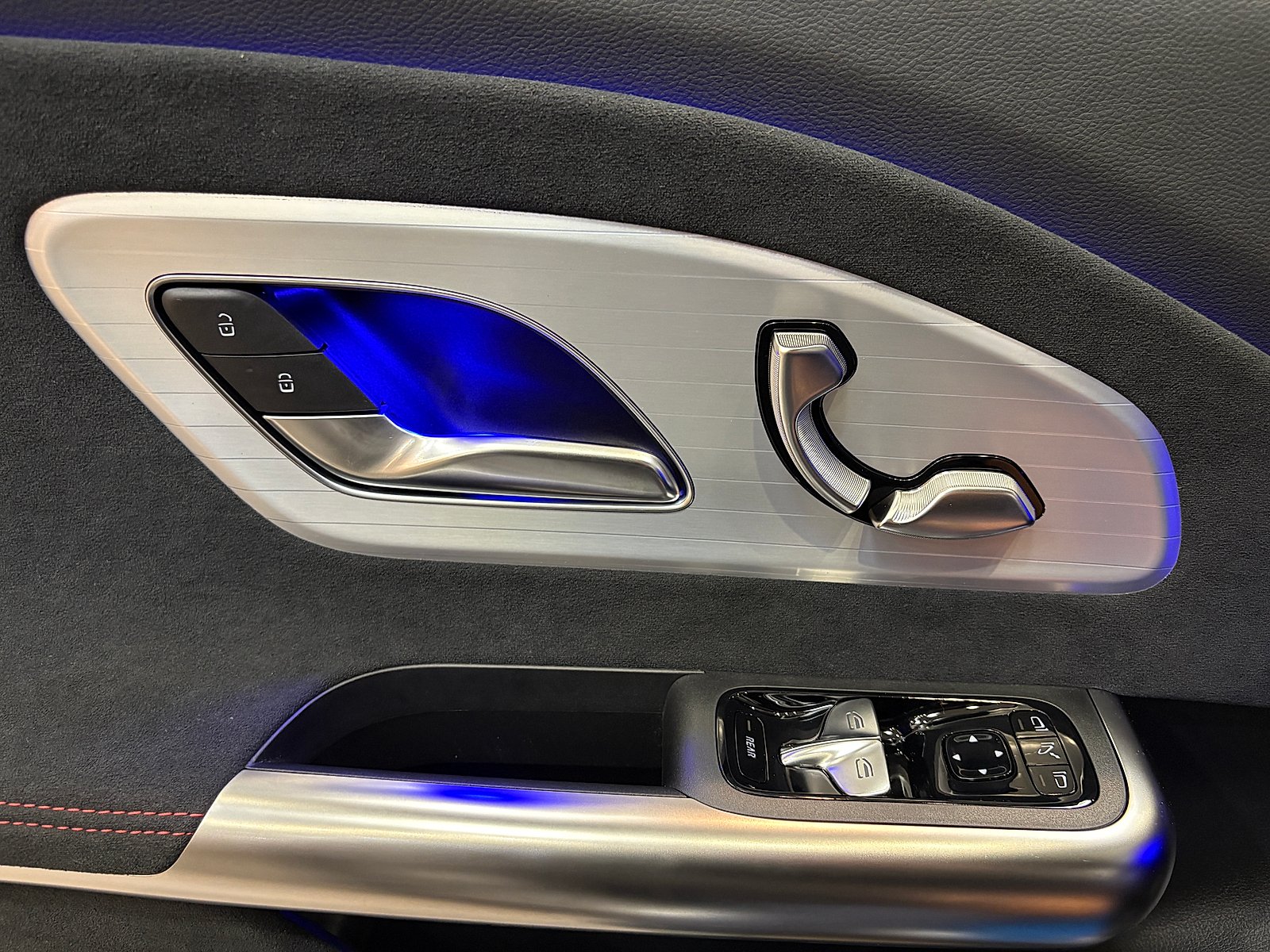 New 2027 MANUFAKTUR Alpine Grey Mercedes-Benz CLA 220 Hybrid image 8