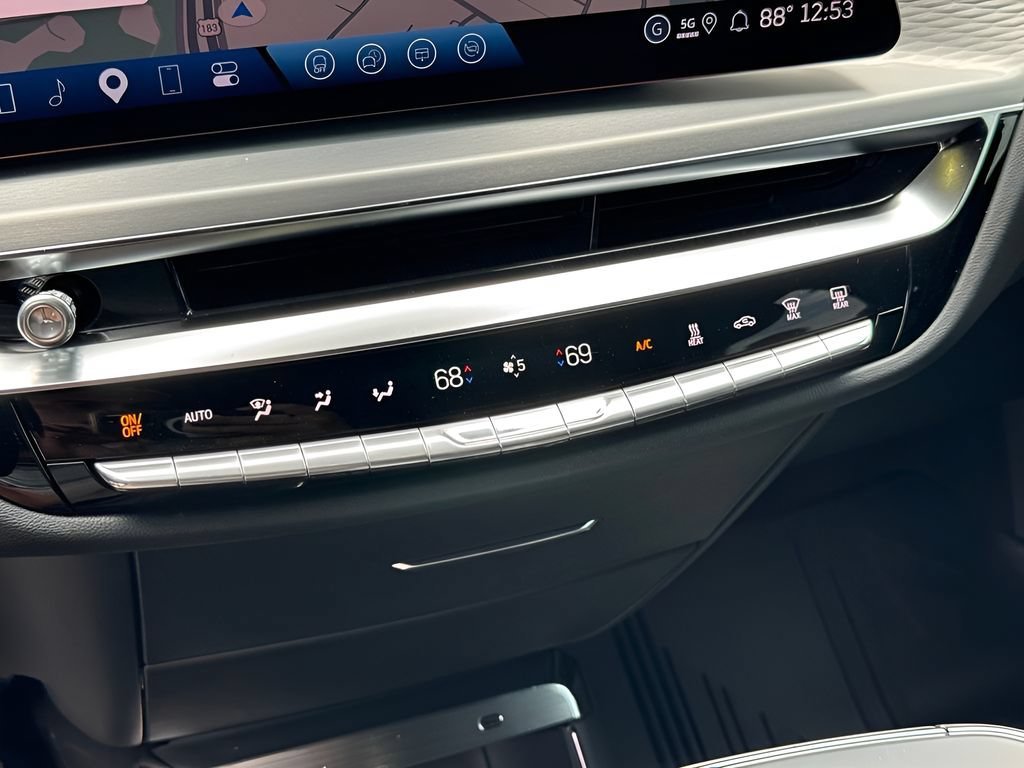 2027 Cadillac LYRIQ Premium Luxury - Photo 16