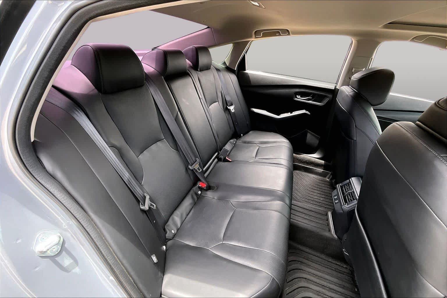 Used 2024 Urban Gray Pearl Honda EX-L image 20