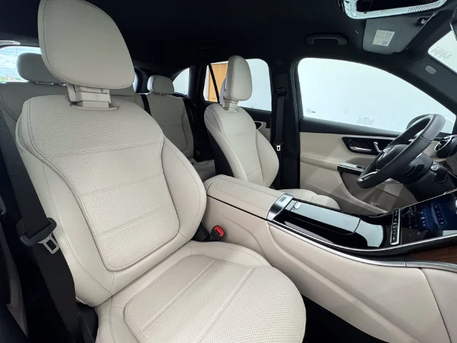 Certified Used 2026 Polar White Mercedes-Benz GLC 300 image 40