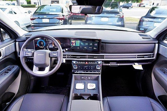 New 2026 Silver Hyundai SEL FWD image 23