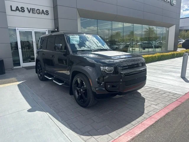 Used 2023 Black Land Rover V8 image 3