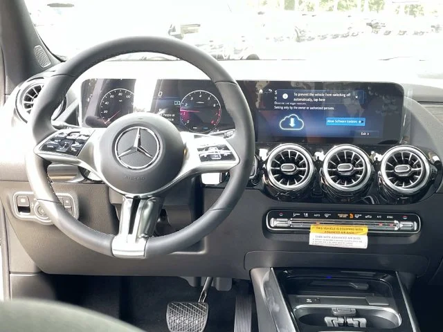 Used 2026 Silver Mercedes-Benz GLA 250 image 14