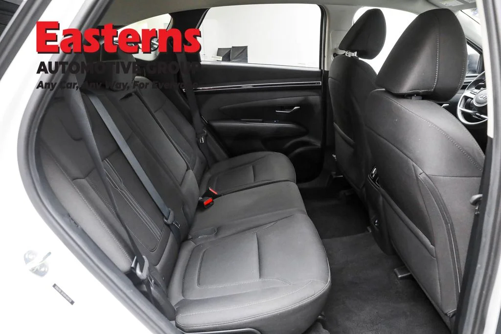 Used 2024 White Hyundai SEL image 23