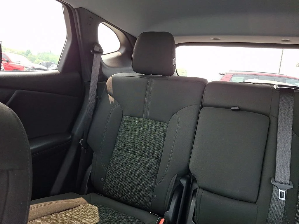 Used 2020 SUMMIT WHITE Chevrolet LT image 19