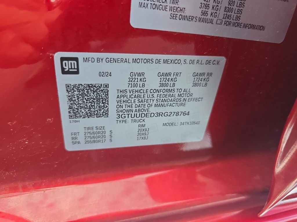 Used 2024 Red GMC SLT image 33