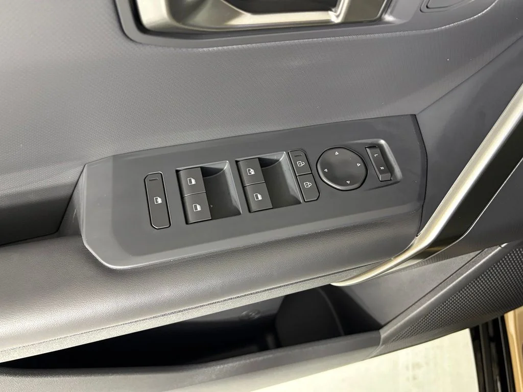 New 2027 Terrain Brown / Black Roof Kia X-Line S image 15