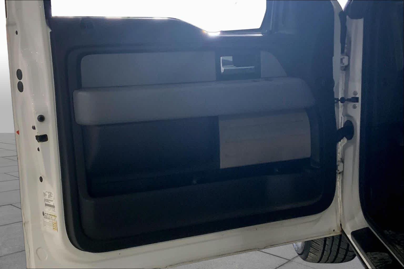 Used 2014 Oxford White Ford XL image 16