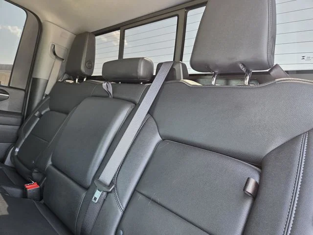 Used 2025 Silver GMC SLT image 29