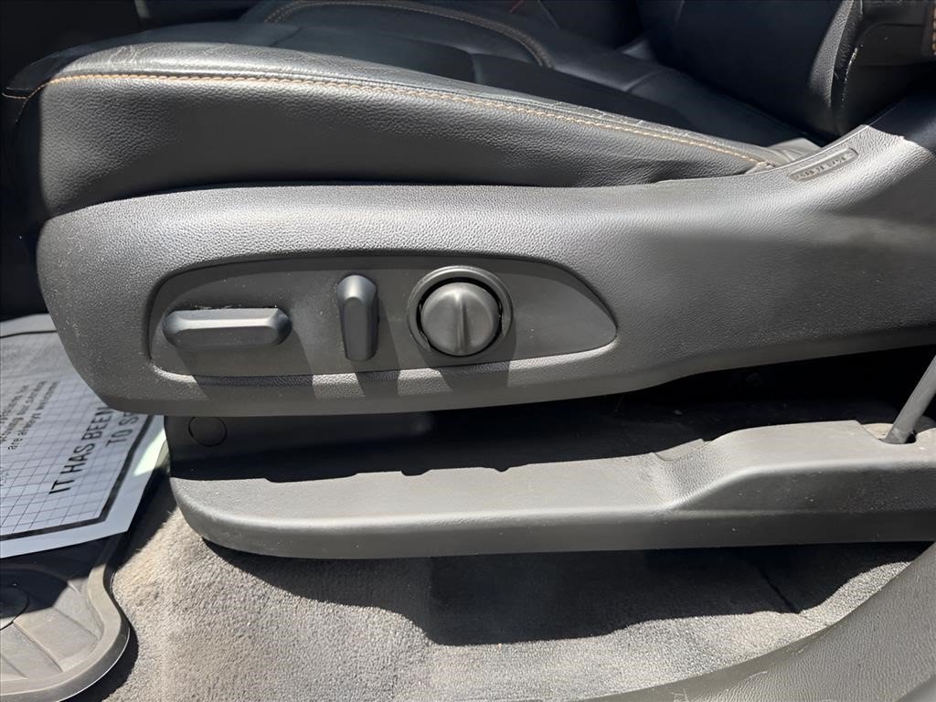 Used 2019 Mosaic Black Metallic Chevrolet LT Leather image 18
