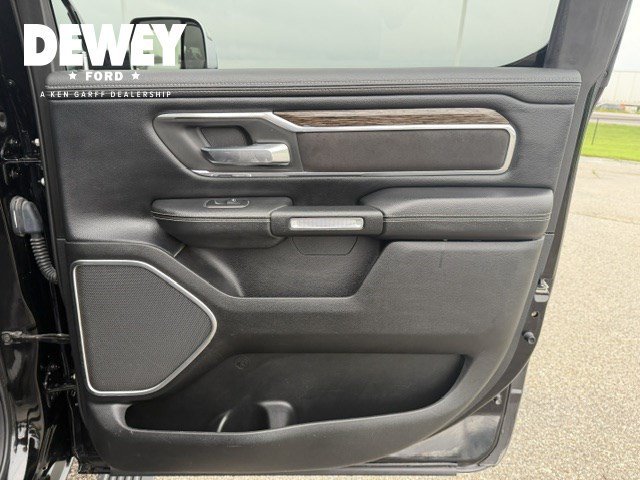 Used 2019 Diamond Black Ram Laramie image 40