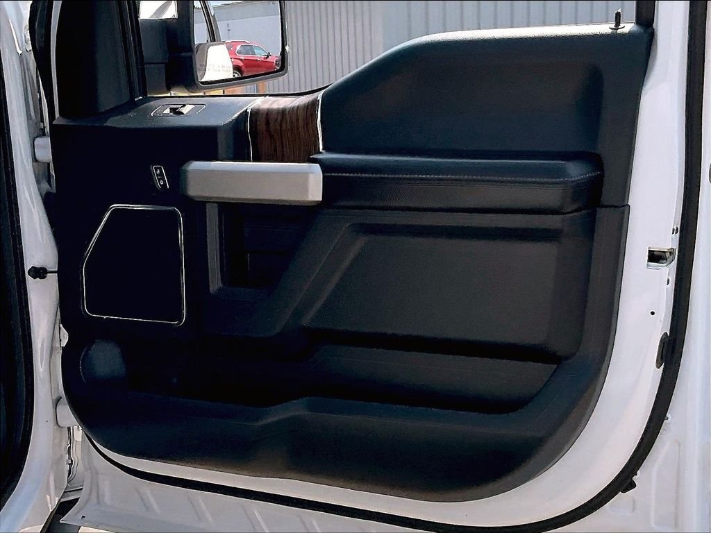 Used 2018 White Ford Lariat image 12