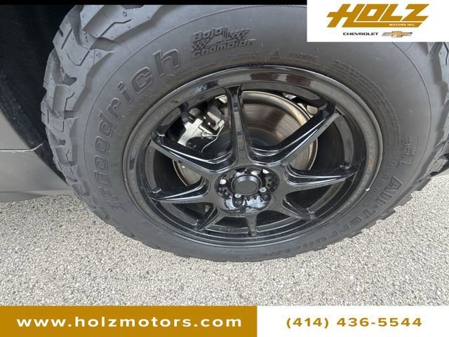 Used 2025 Gray Volvo Plus, B6 AWD Gas (mild hybrid) image 33