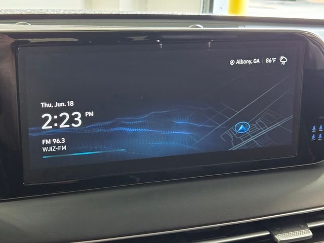 Used 2025 Silver Hyundai SEL Premium image 22