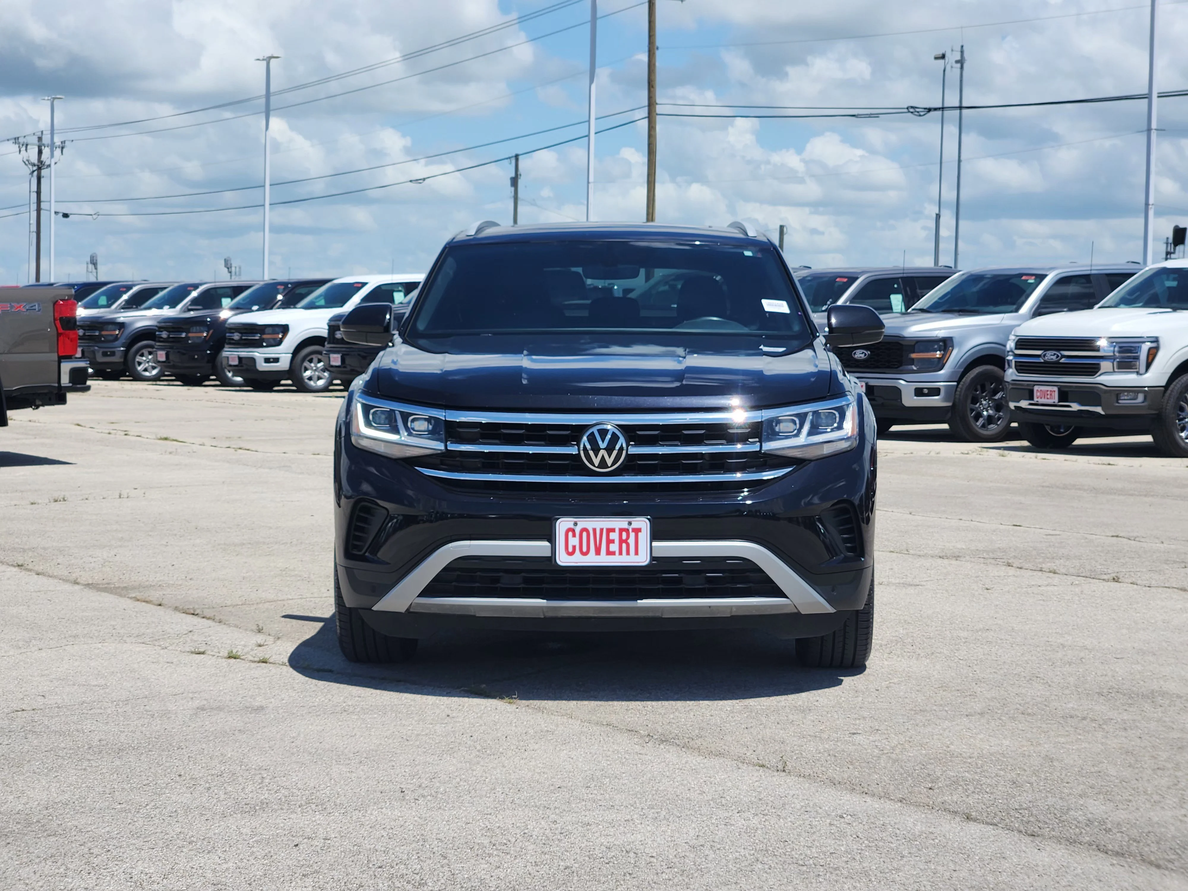 Used 2021 Black Volkswagen 3.6L V6 SE w/Technology image 2
