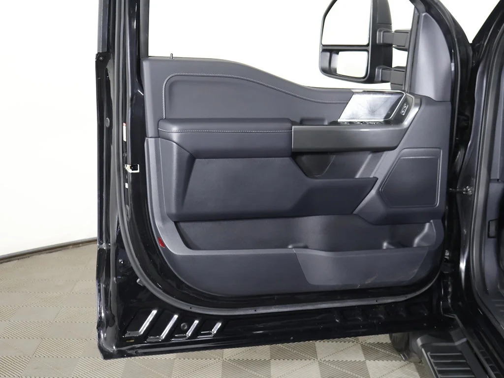 Used 2022 Agate Black Metallic Ford XLT image 24