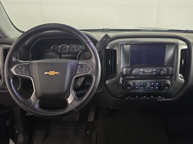 Used 2018 GRAPHITE METALLIC Chevrolet LT image 14
