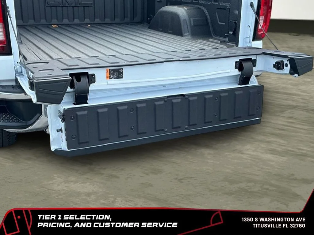 New 2026 Glacier White Tricoat GMC SLT image 25