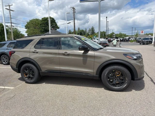 New 2026 Gray Ford Tremor image 2