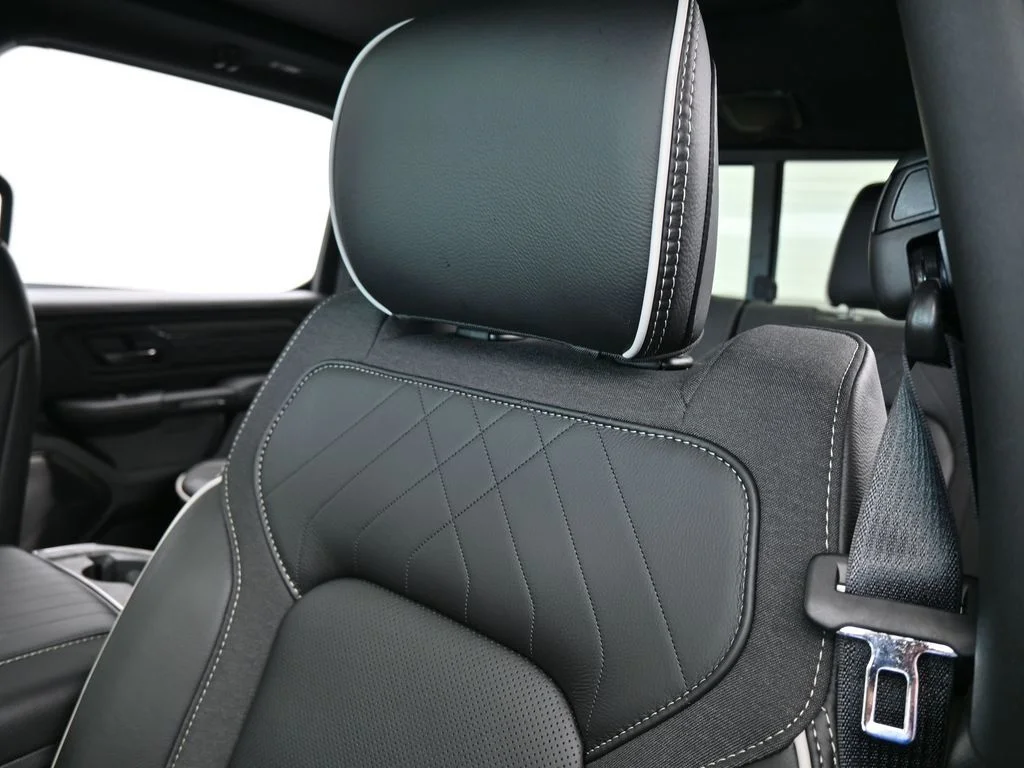 New 2026 Diamond Black Crystal Pearlcoat RAM Limited image 19