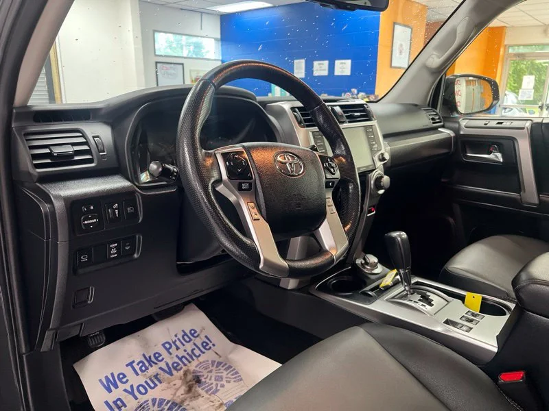 Used 2024  Toyota SR5 Premium image 19