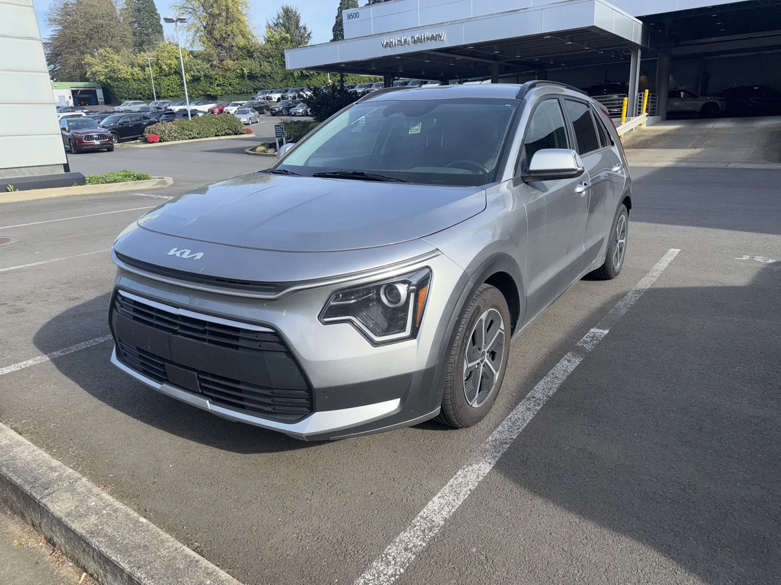 2023 Kia Niro EX HEV's photo