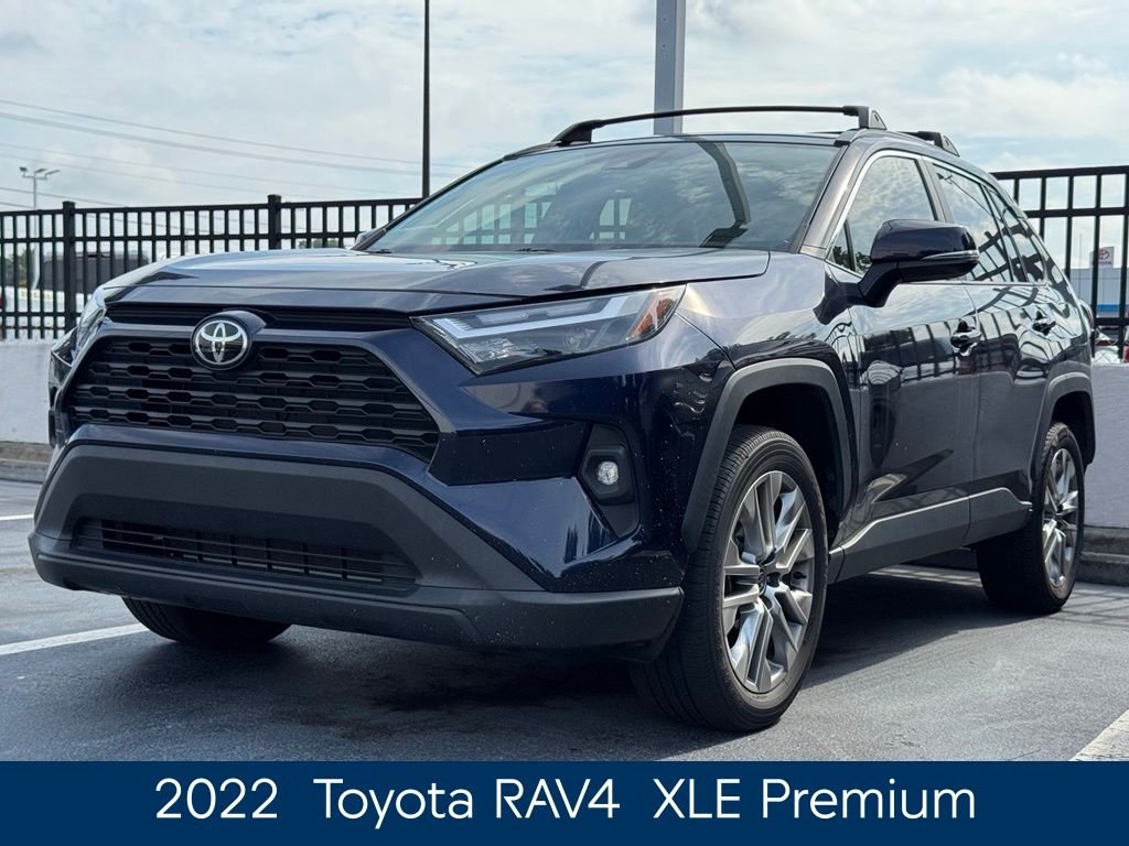Used 2022  Toyota XLE Premium image 3