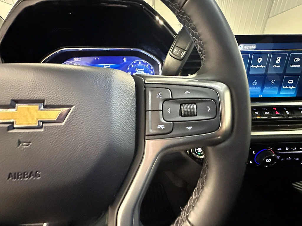 Used 2026 Sterling Gray Metallic Chevrolet LT (2FL) image 33