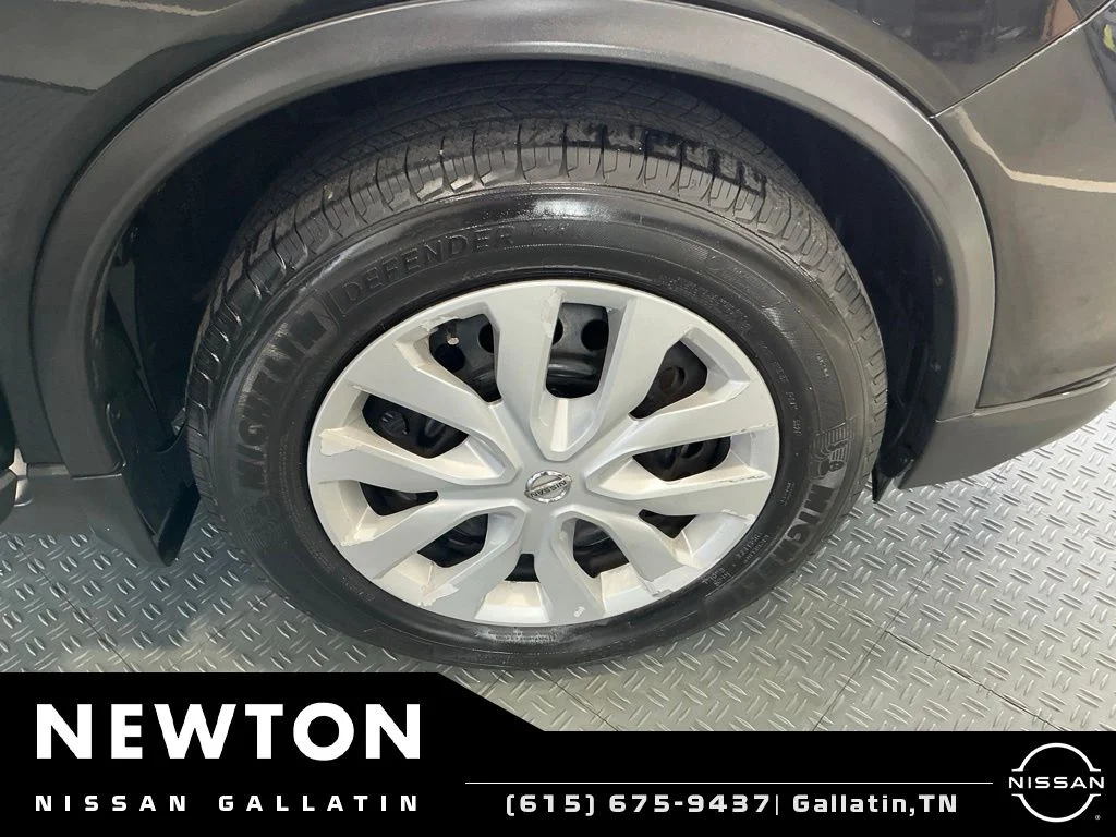 Used 2018 Magnetic Black Nissan S image 42