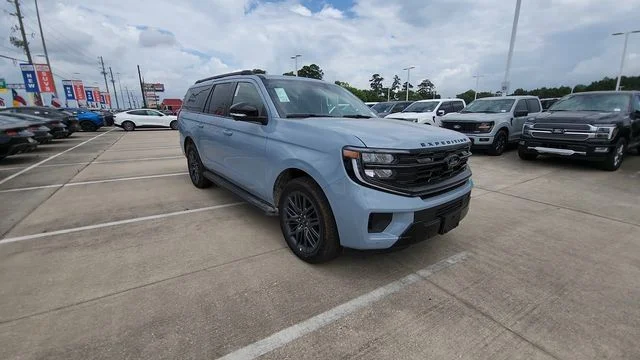 New 2026 Glacier Gray Metallic Tri-Coat Ford Platinum image 2