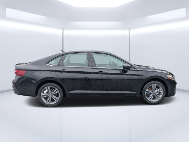 Used 2024  Volkswagen 1.5T SE image 2