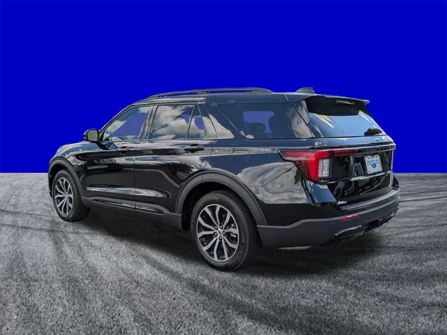 New 2026 Agate Black Metallic Ford ST-Line image 6