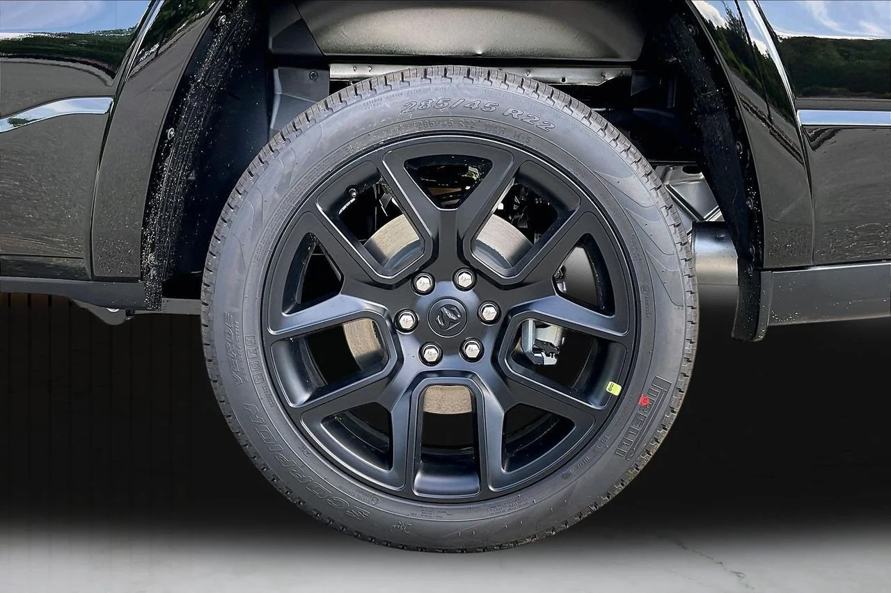 New 2026 Diamond Black Crystal Pearl-Coat Exterior Paint RAM Laramie image 35
