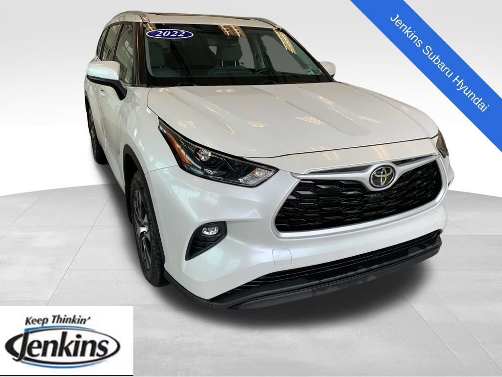2022 Toyota Highlander XLE 4x4 V6's photo