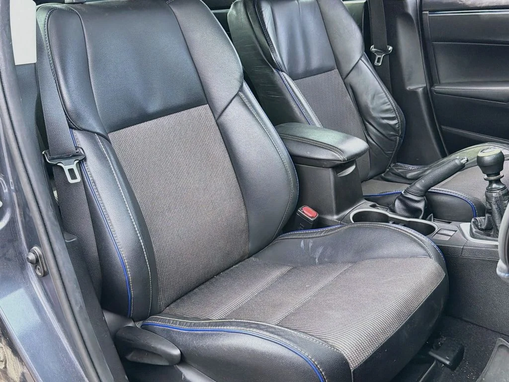 Used 2017 Slate Metallic Toyota L image 29