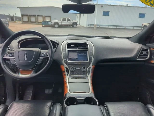 Used 2020 Black Lincoln Reserve image 15