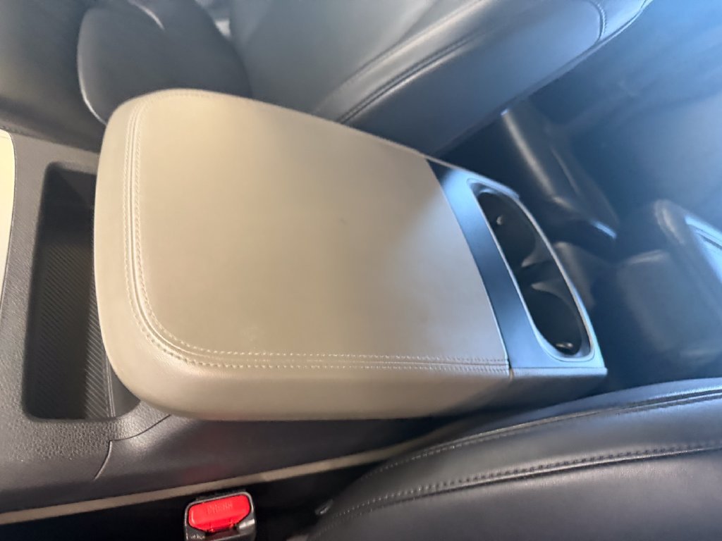 Used 2025 White Kia LXS image 16