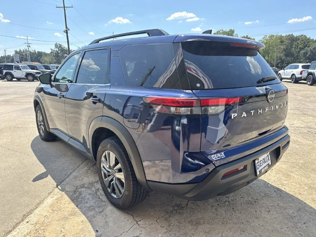 Used 2025 Blue Nissan SV image 8