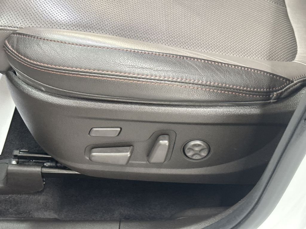 Used 2020 Quartz Hyundai Limited image 14