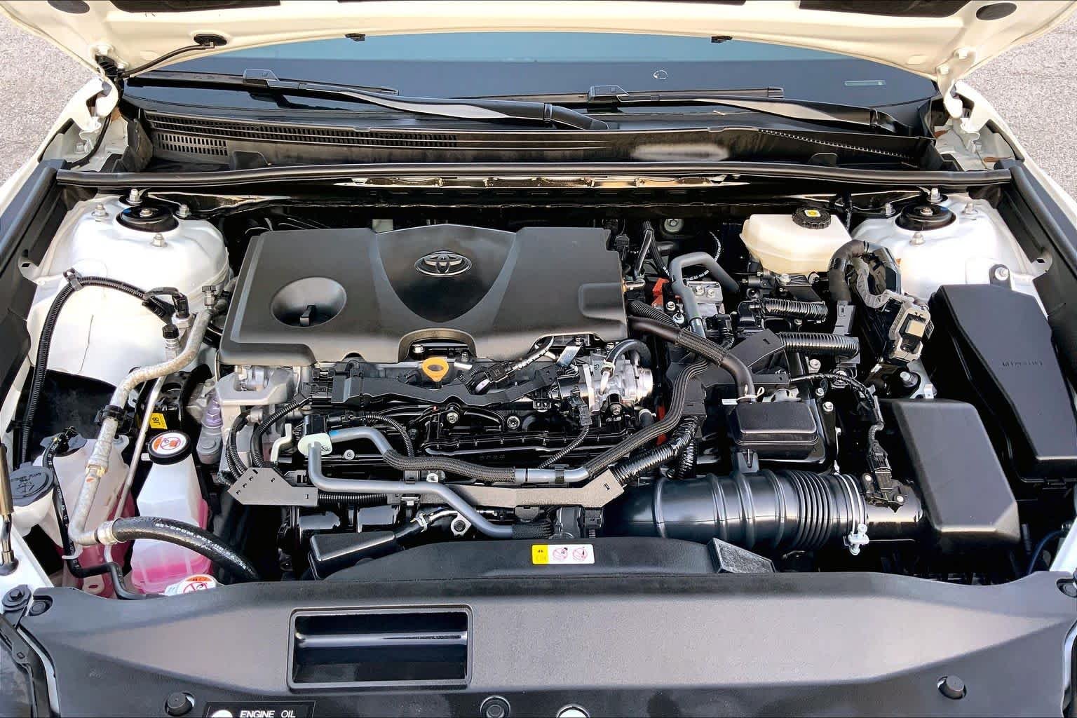 Used 2025 Ice Cap Toyota SE image 29