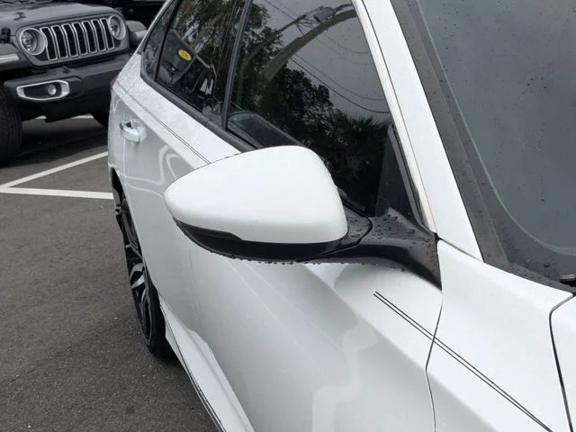 Used 2022 White Honda Touring image 10