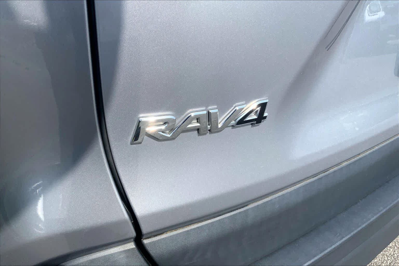 Used 2023 Silver Sky Metallic Toyota XLE image 31