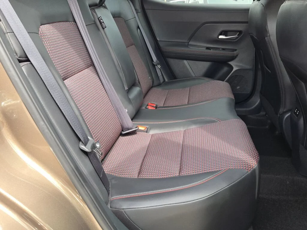 Used 2025 Brown Nissan SR image 7