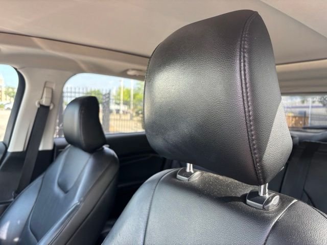Used 2022 White Ford Titanium image 9