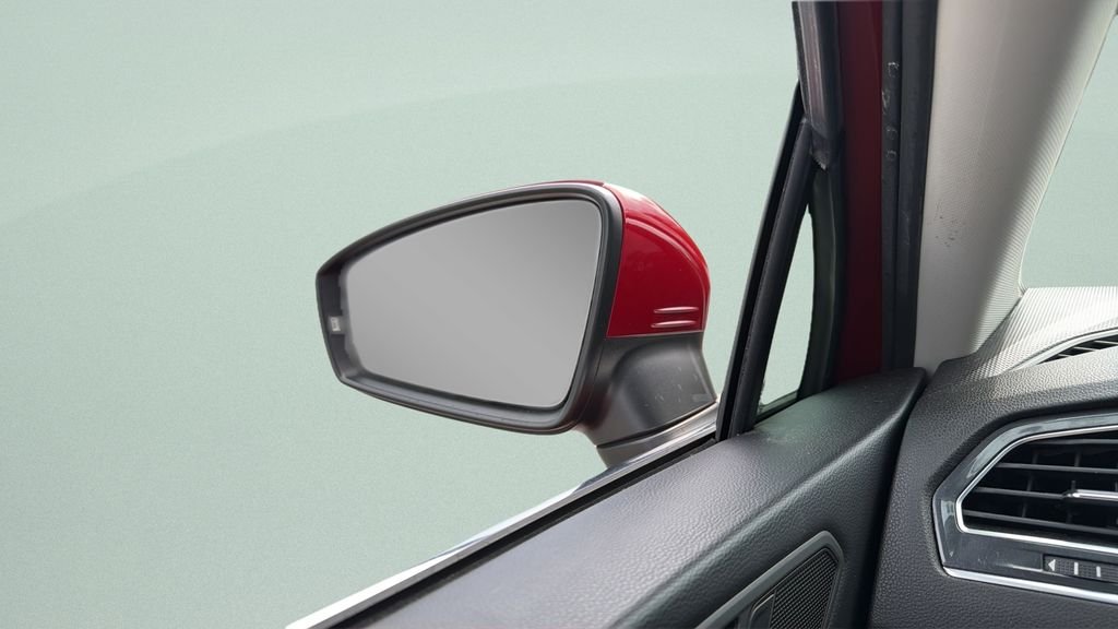 Used 2019 Red Volkswagen 2.0T SE image 9