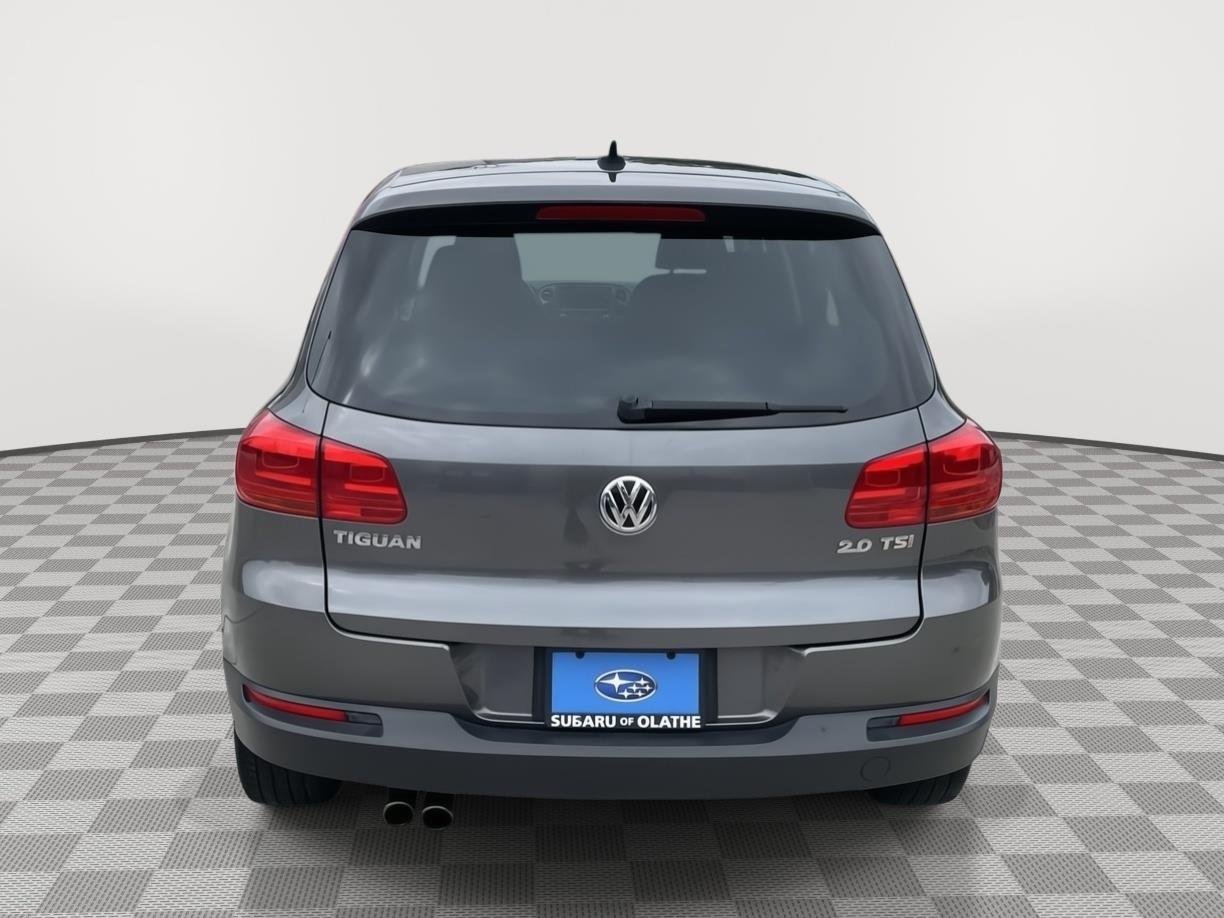 Used 2014 Pepper Gray Metallic Volkswagen SE image 13