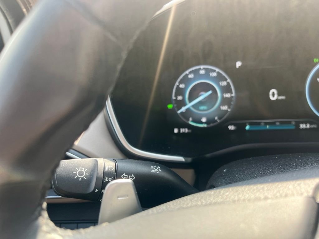 Used 2023 White Hyundai Blue image 15