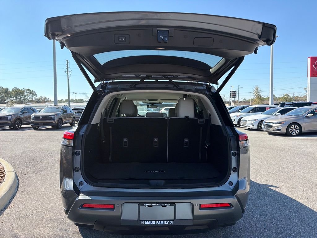 New 2026 Nissan Pathfinder SL 4D Sport Utility