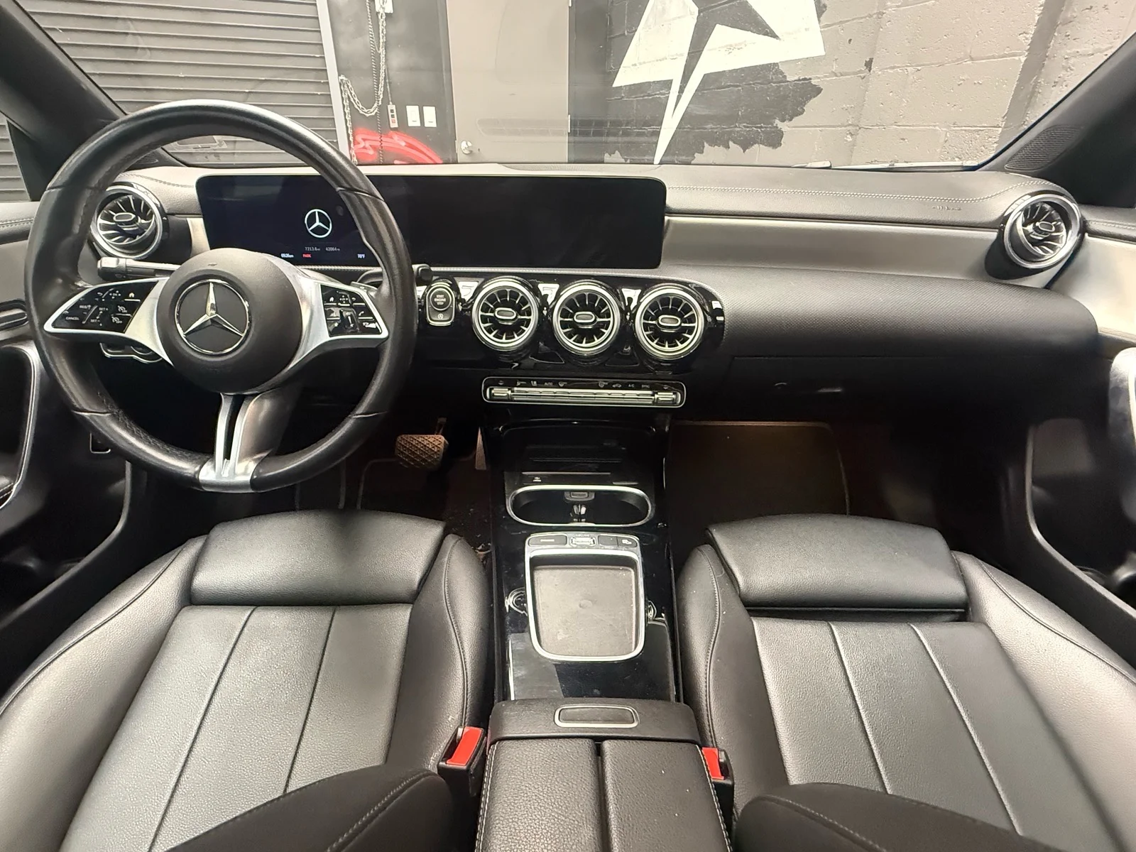 Used 2025 Polar White (149) Mercedes-Benz CLA 250 image 24