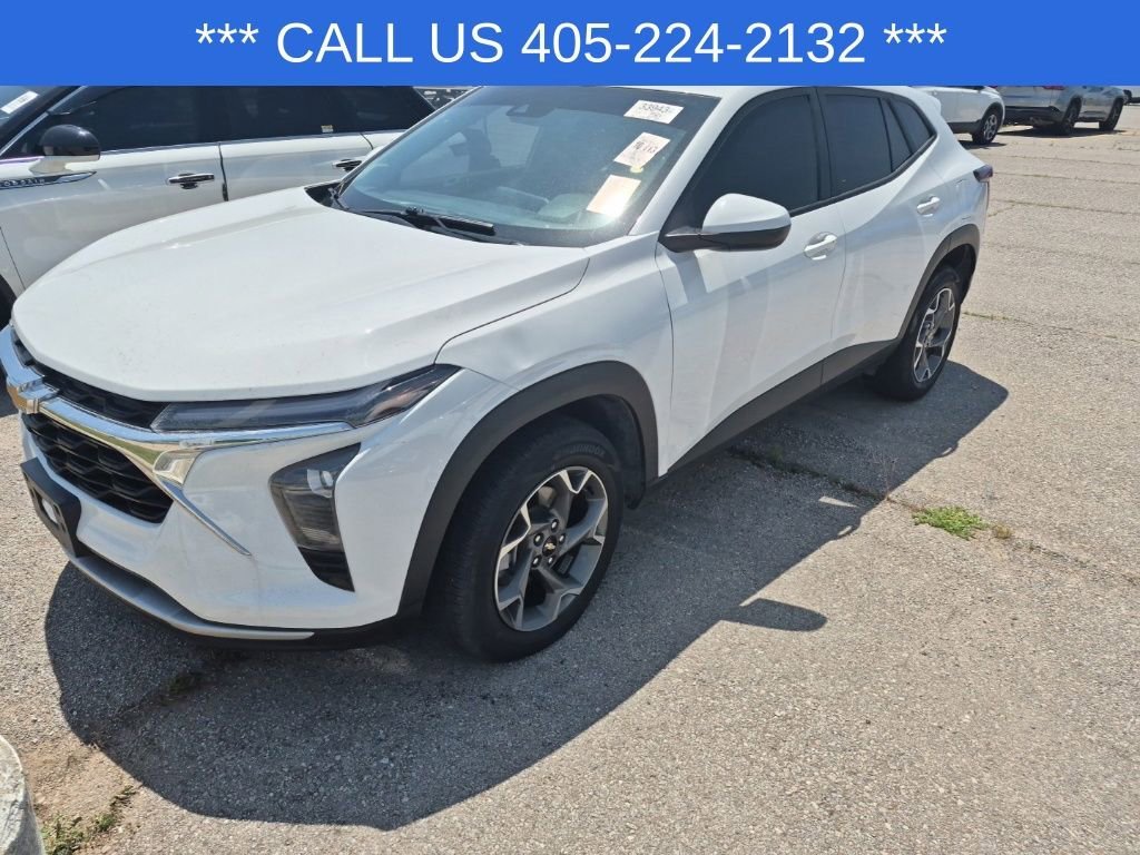 2024 Chevrolet Trax LT's photo